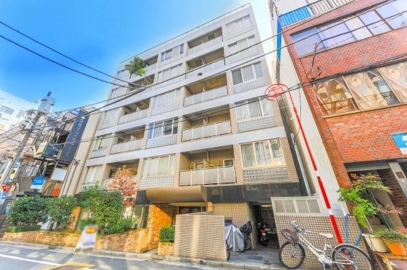 Exterior of Musee Omote-sando