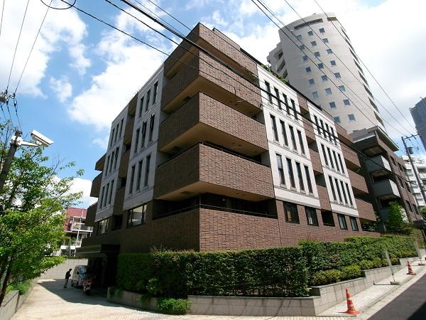 Exterior of The Dochester Minami-aoyama