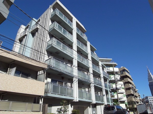Exterior of D'Gradia Ivan Yoyogi Sangubashi