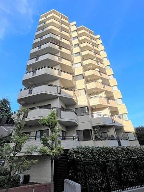 Exterior of Orient Sangenjaya House