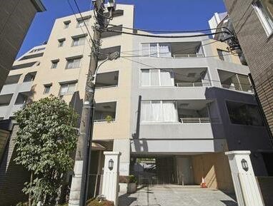 Exterior of Park Nova Nogizaka