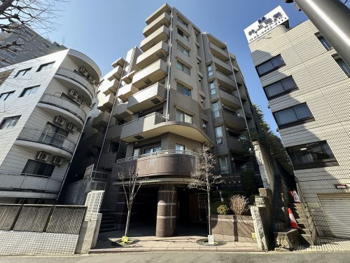 Exterior of CRESCENT MEGURO 3