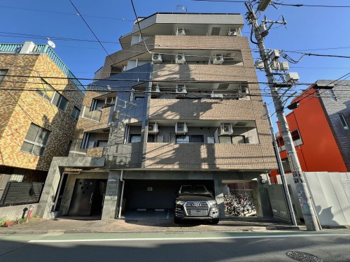 Exterior of Stage First AOYAMA