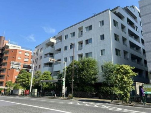 Exterior of APA GARDENS Shinjuku Toyama-koen
