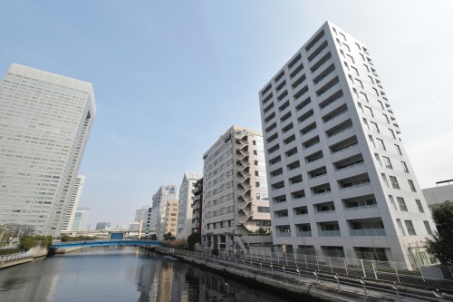 Exterior of LEFOND libre Hamamatsucho canal marks