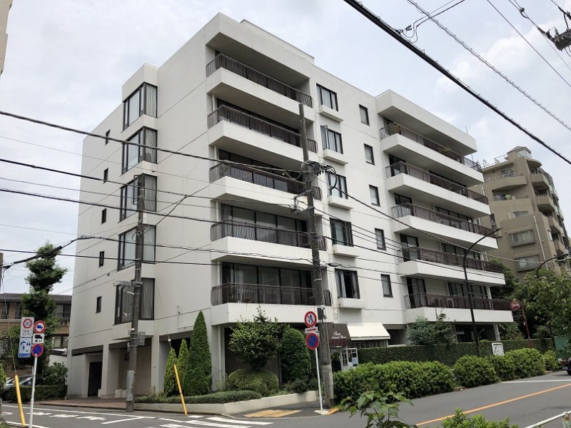 Exterior of Uehara Kume Plaza