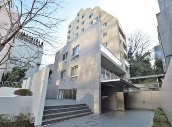 Exterior of BRANZ Akasaka