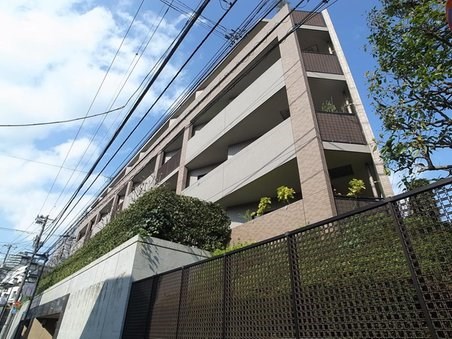 Exterior of Lions Hills Sangubashi
