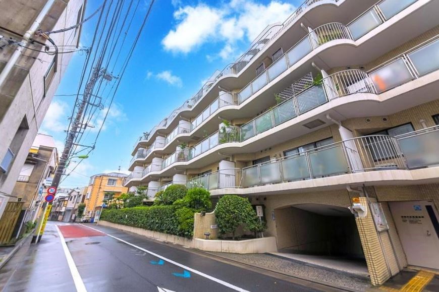 Higashimatsubara Heim Condominium for Sale in Tokyo PLAZA HOMES