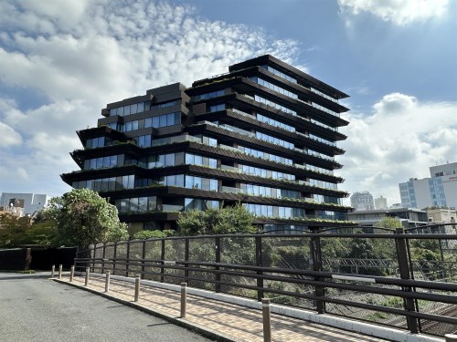 Exterior of Proud Jingumae