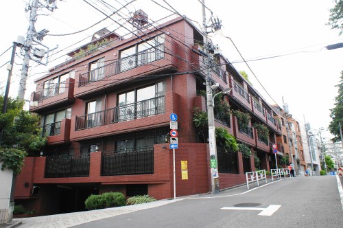Exterior of Domus Hiroo West 2F