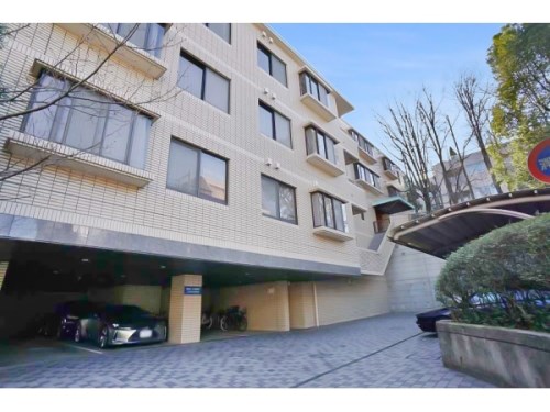 Exterior of Victoria Court West 1F