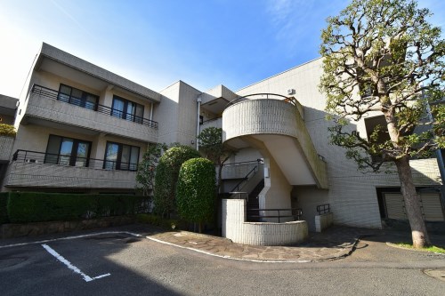 Exterior of Crest Yamate 2F