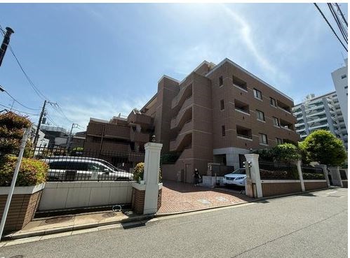 Exterior of Famille Court Shirokane Hills 4F