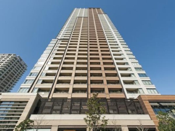 Exterior of Park Tower Gransky 25F
