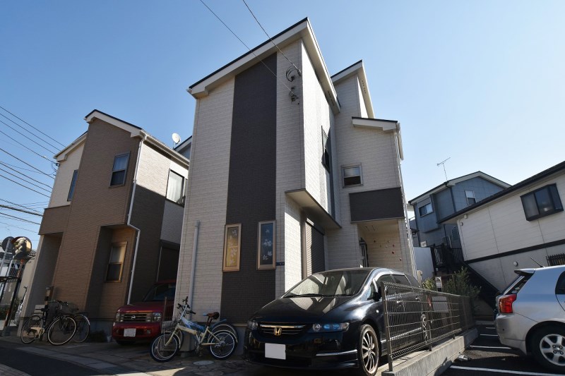 Exterior of Oshikiri House
