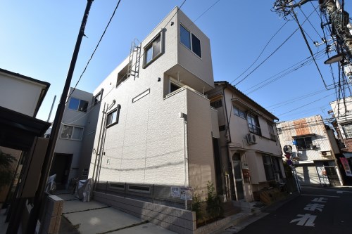Exterior of Nishiogu 5-chome House