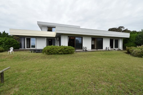 Exterior of Hiroyama-teien House in Zushi