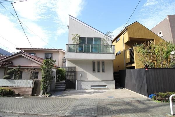 featured houses for sale in tokyo