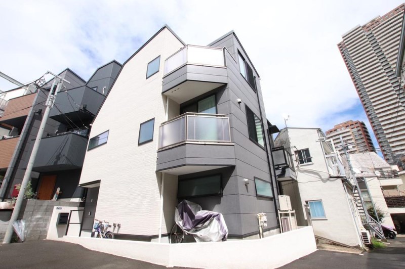 Featured Houses for Sale in Tokyo PLAZA HOMES