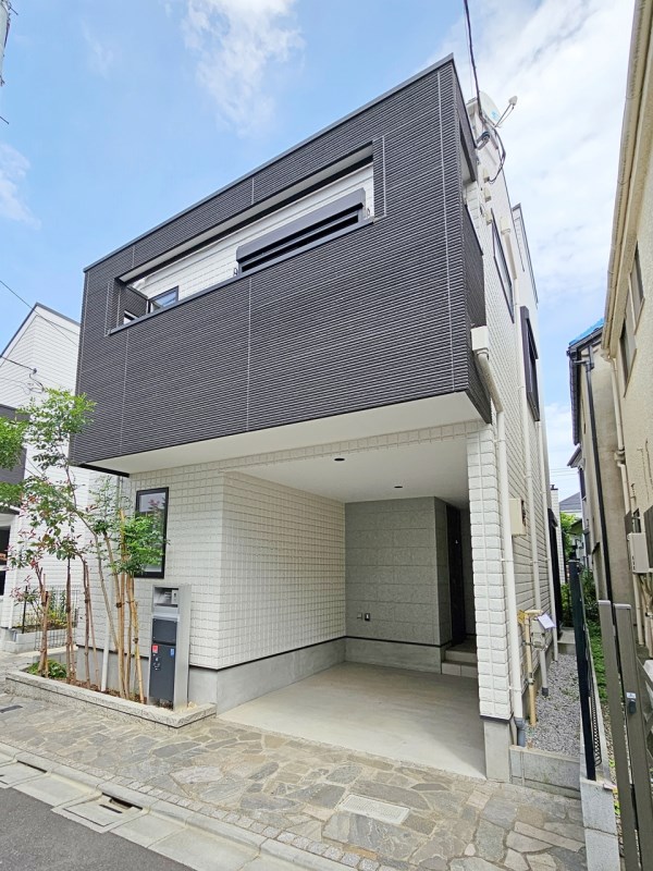 Exterior of Kamiuma 1-chome House